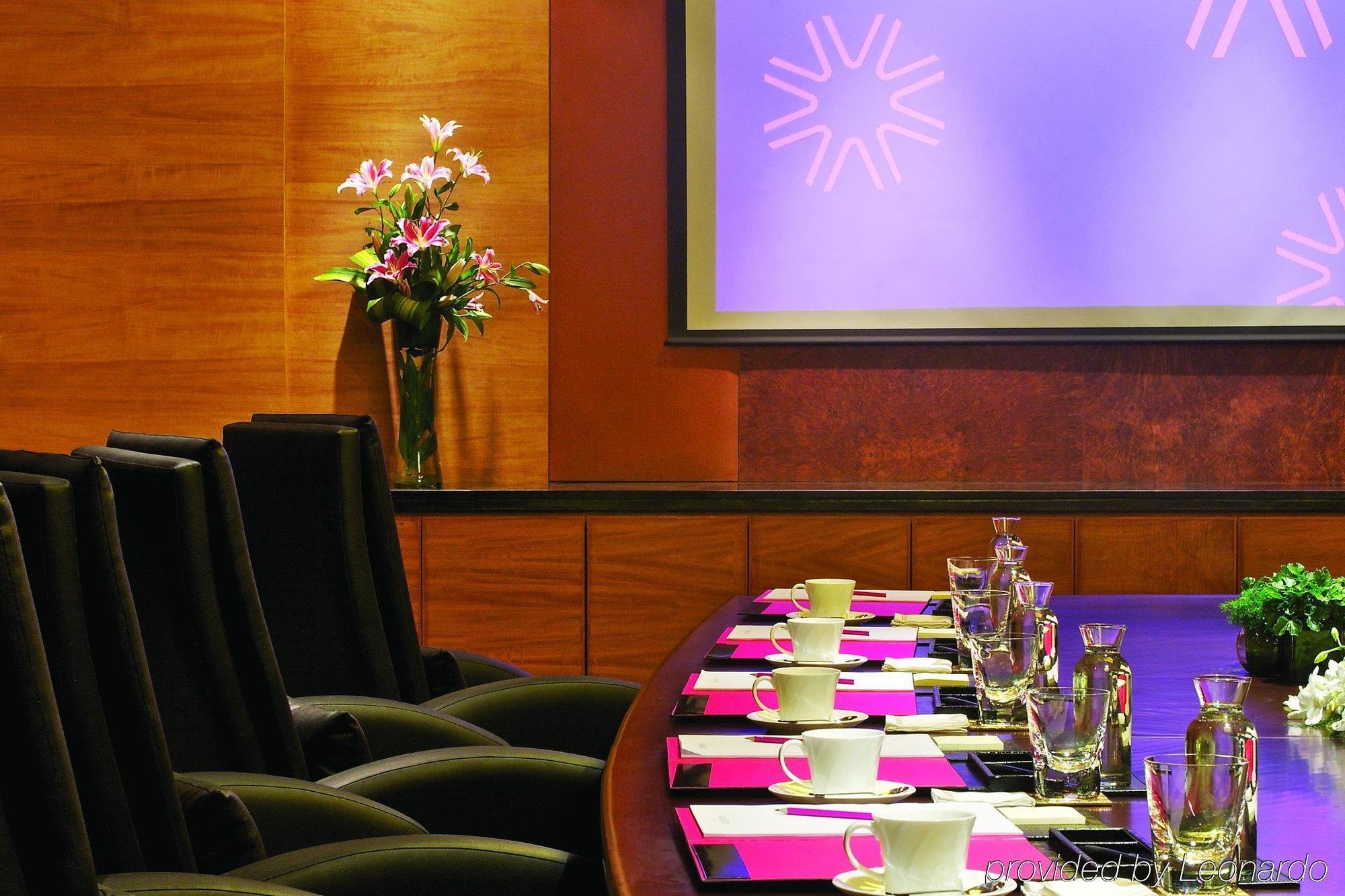 Vivanta Hyderabad, Begumpet Instalações foto Meeting room